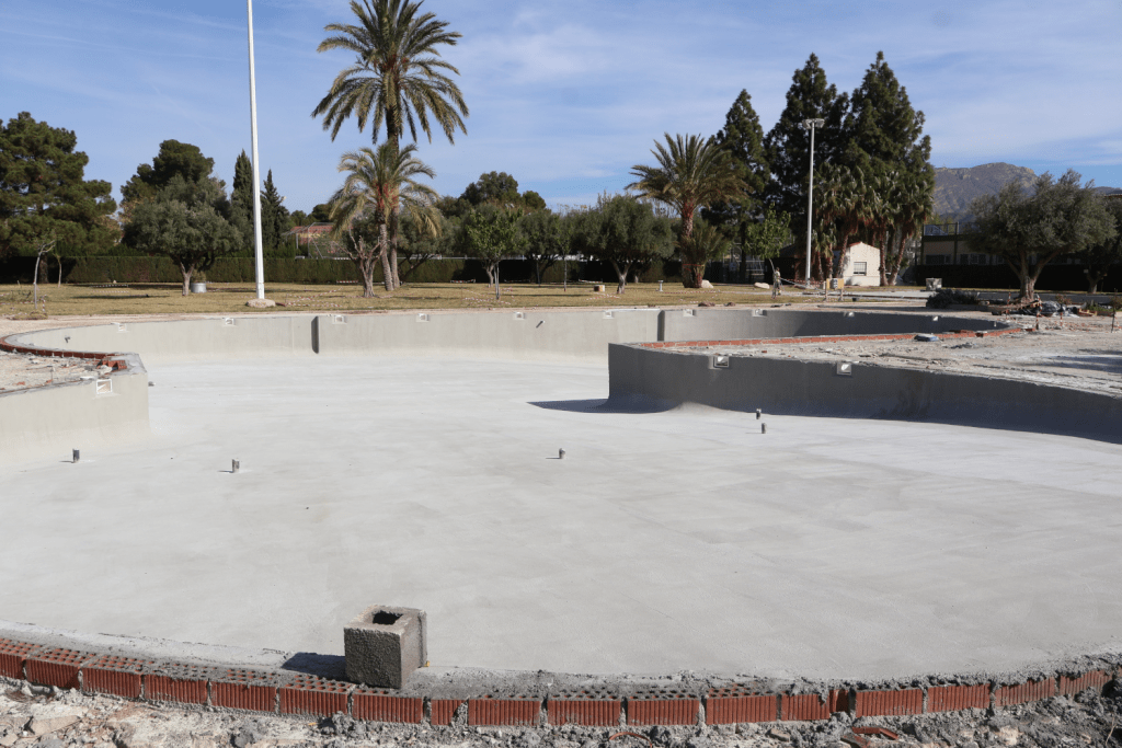 Ayuntamiento de Novelda Obras-piscinas-municipales-6-1024x683 Avancen a bon ritme les obres de modernització de les piscines municipals 